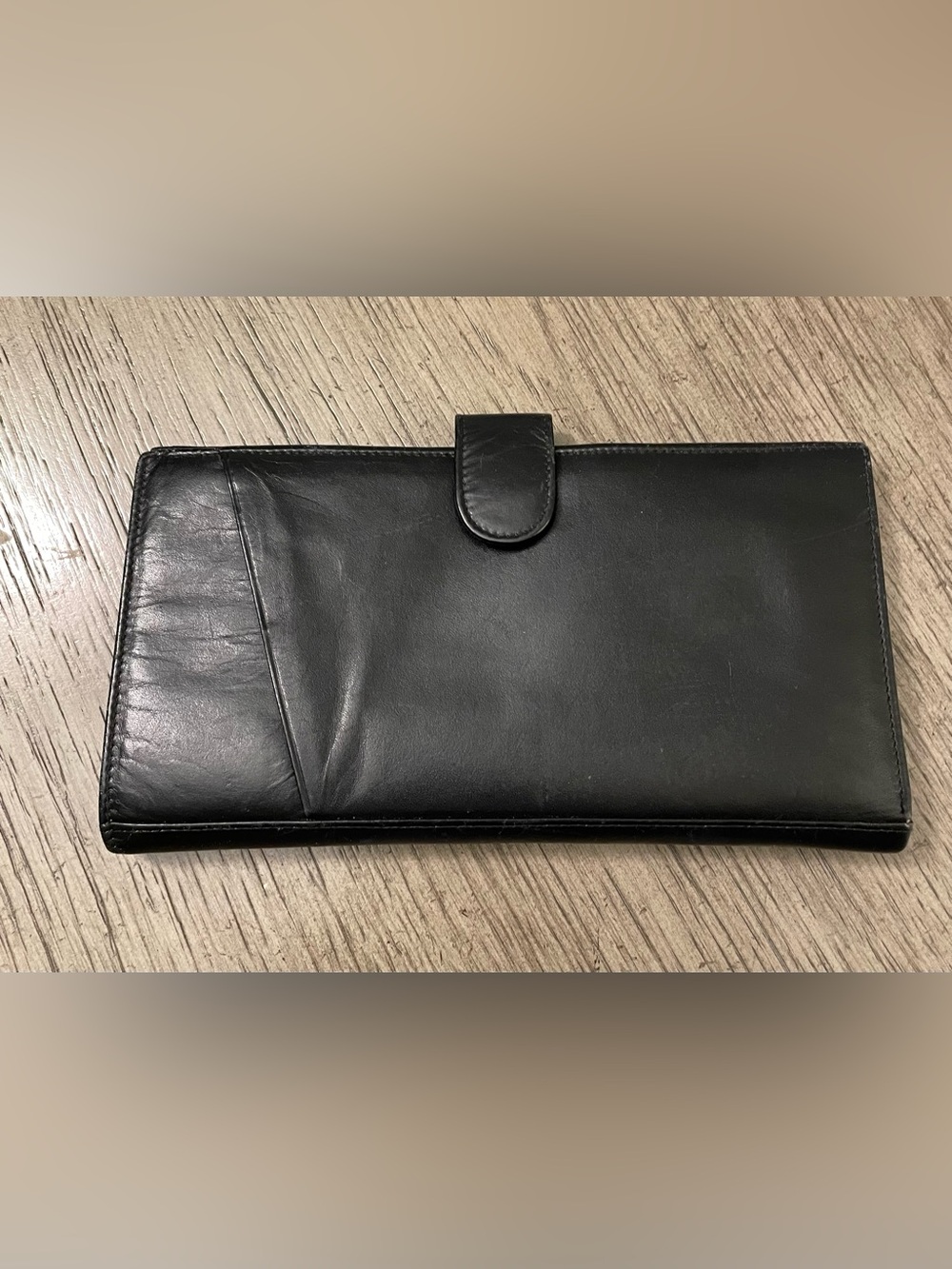 Vintage women’s leather wallet, black.